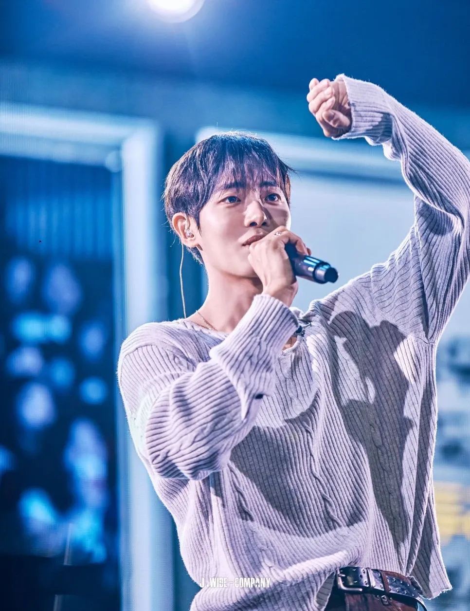 A moment captured by a fan of Choo Youngwoo