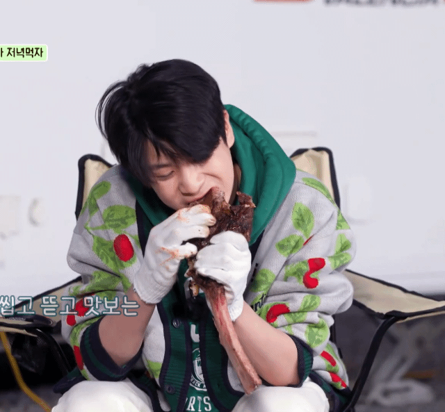 Foto terbaru dari Jeong Dongwon