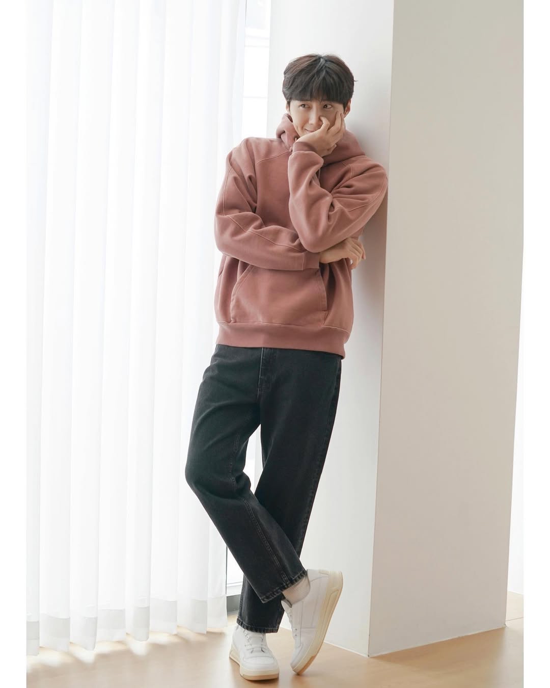 Behind-the-scenes cut of Kim Seonho