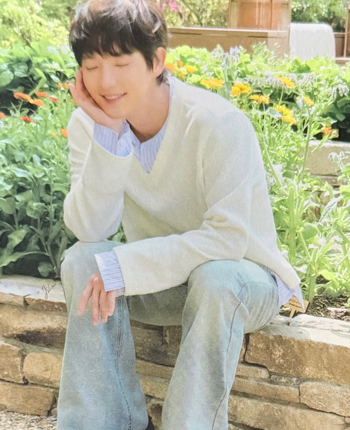 Recent activity shot of Lee Joongi