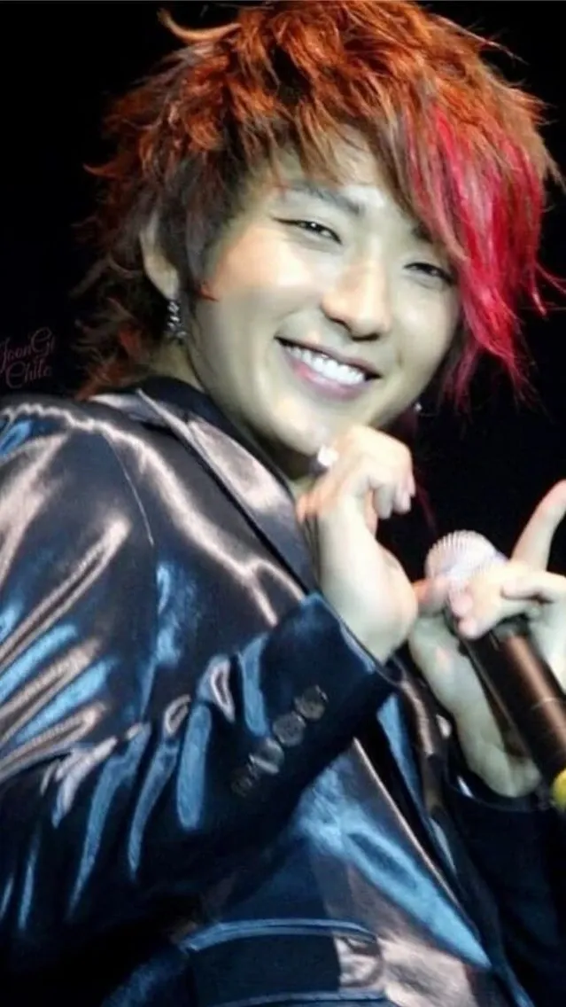 Wallpaper emosional yang dibagikan penggemar untuk Lee Joongi