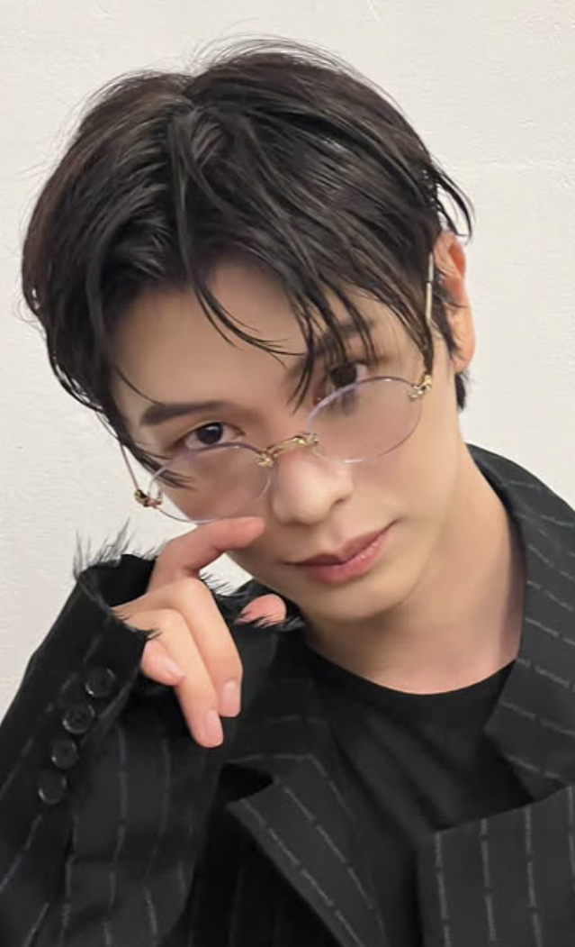 Recent activity shot of Yook Sungjae