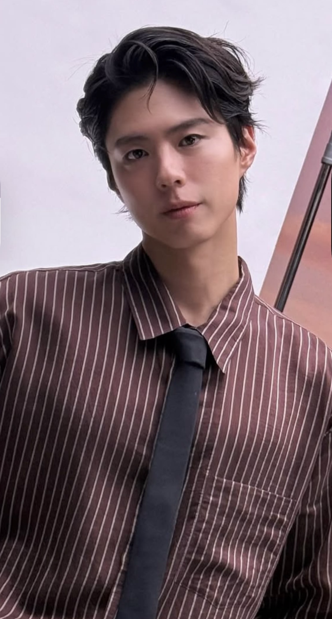 Emotional wallpaper shared by fans for Park Bogum