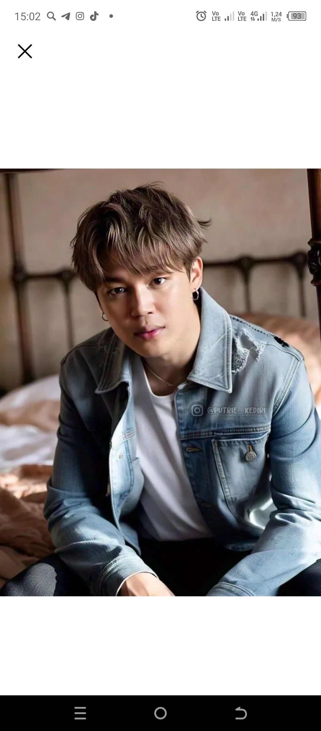 Behind-the-scenes cut of Ha Jimin