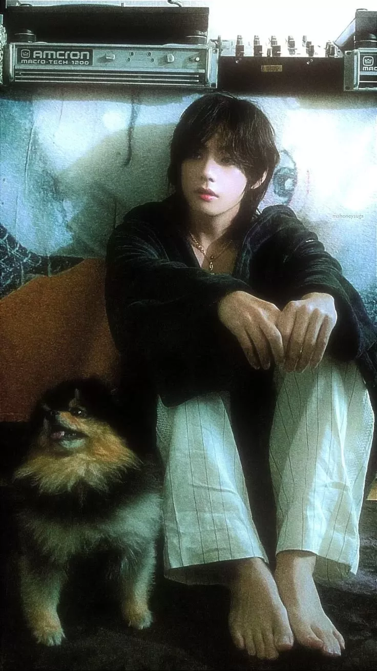 Kim Taehyung (V) background image recommended by Choeaedol Celeb fandom