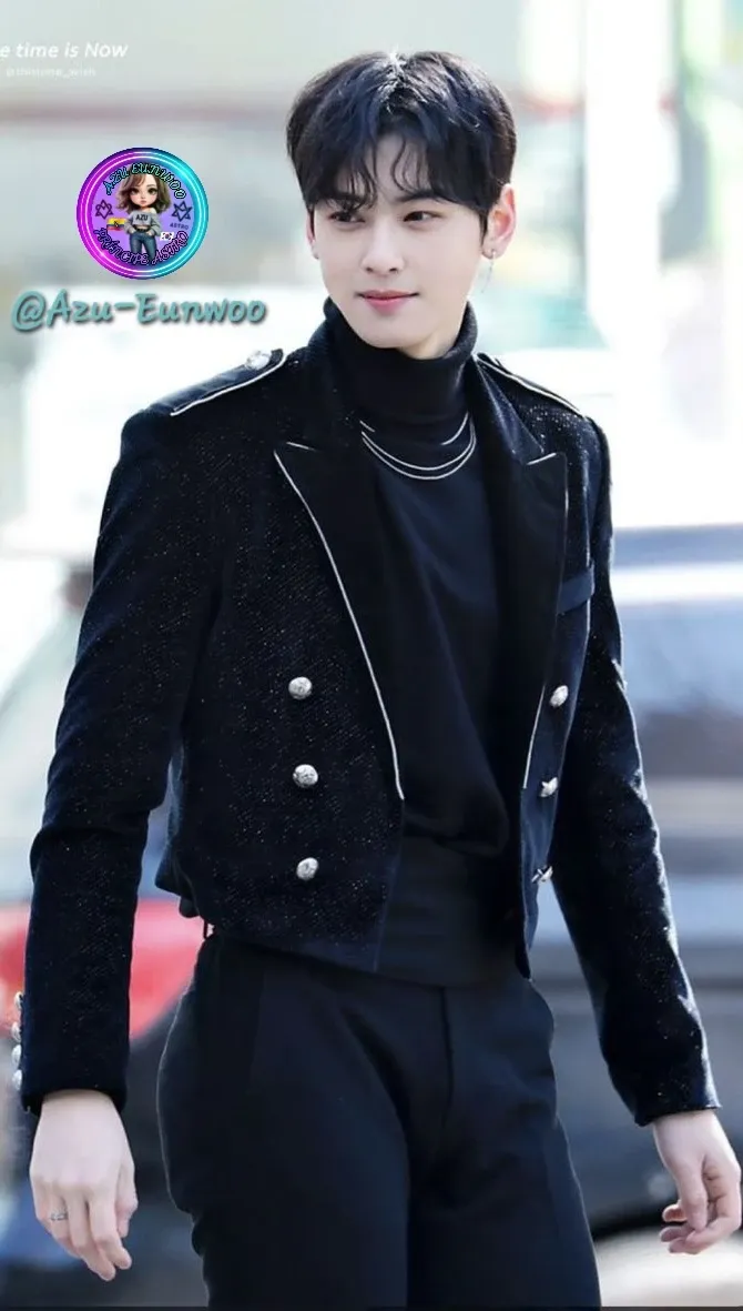Latest photo of Cha Eunwoo