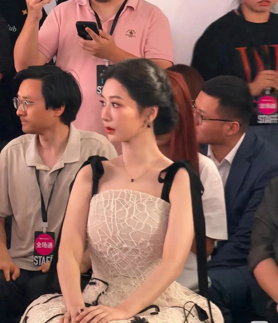 A moment captured by a fan of Yang Zi