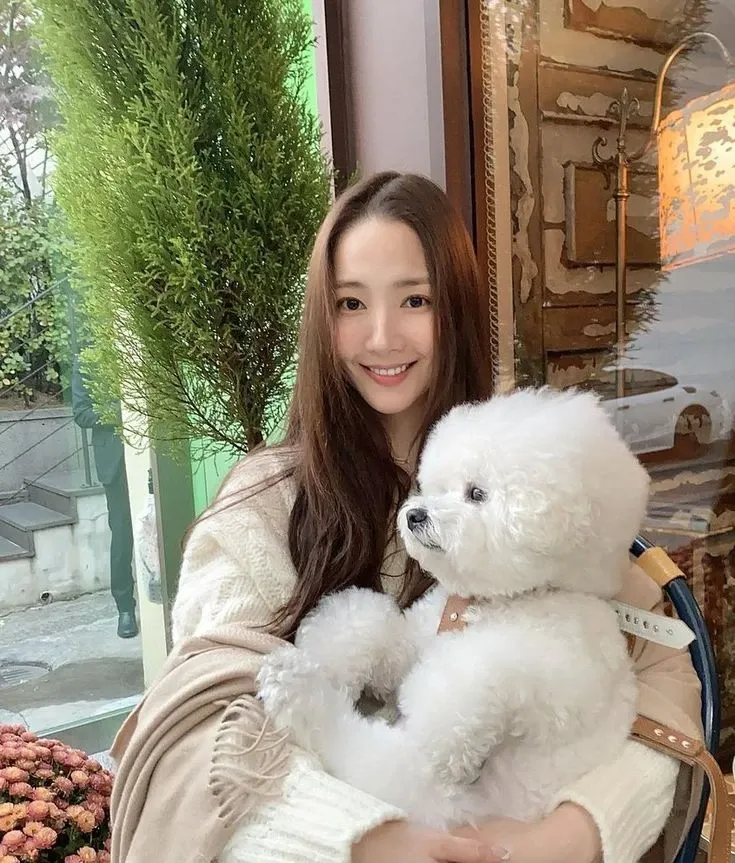 A moment captured by a fan of Park Minyoung