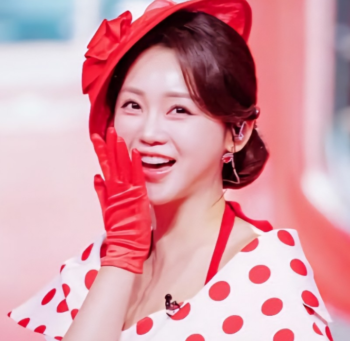 Latest photo of Hong Jiyoon