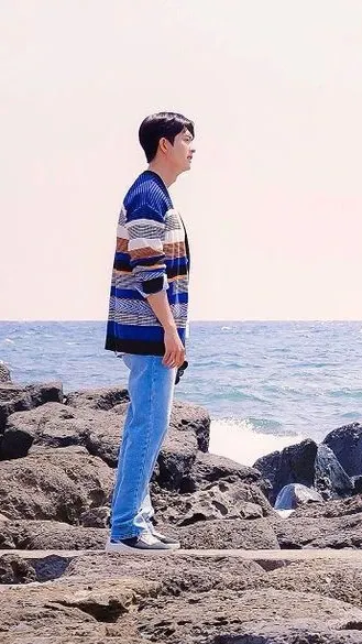 Emotional wallpaper shared by fans for Kang Taeoh