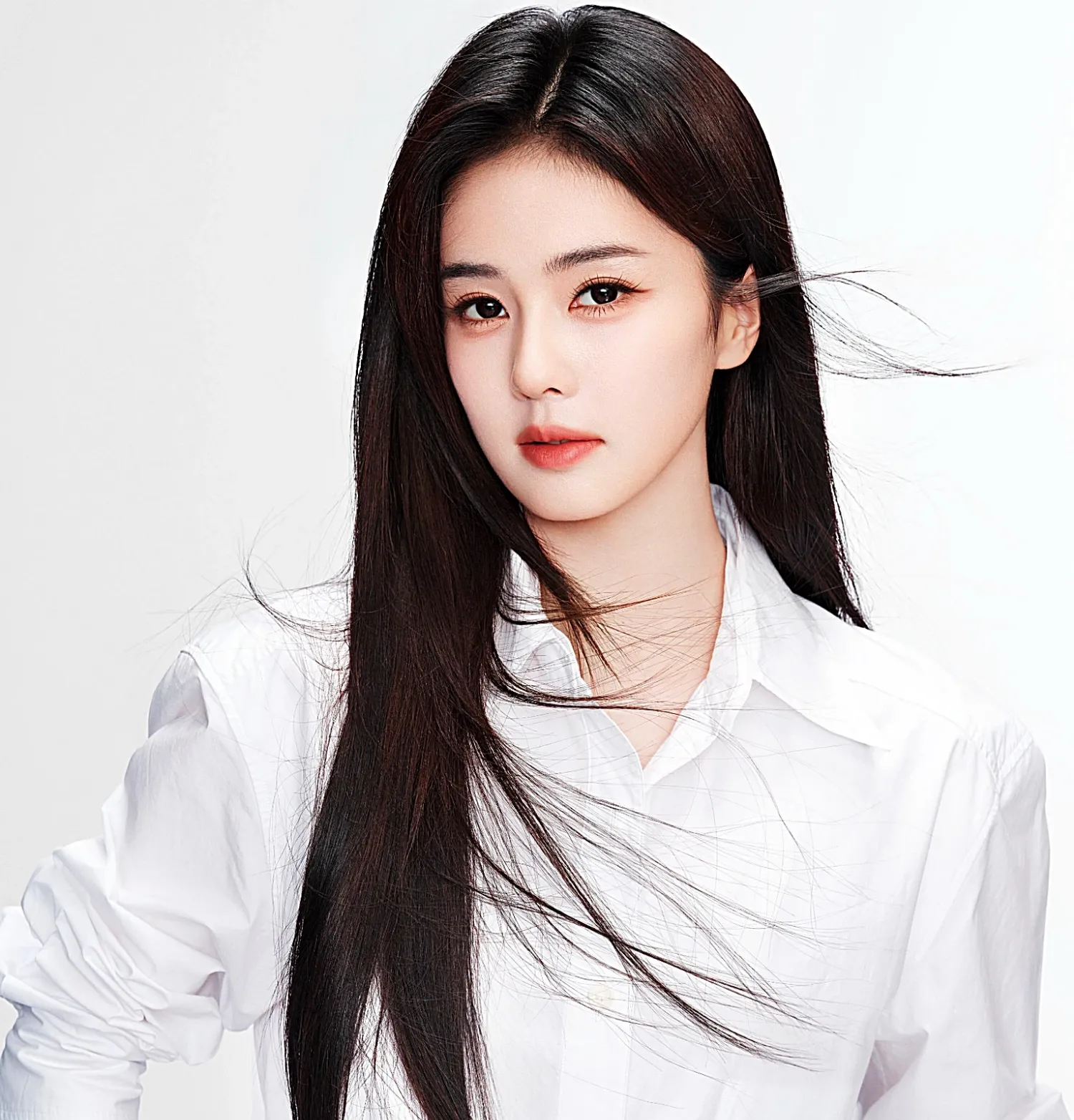 Behind-the-scenes cut of Bai Lu