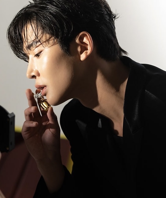 Cuplikan di balik layar dari Rowoon