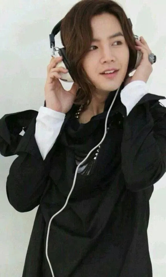 A moment captured by a fan of Jang Geunsuk