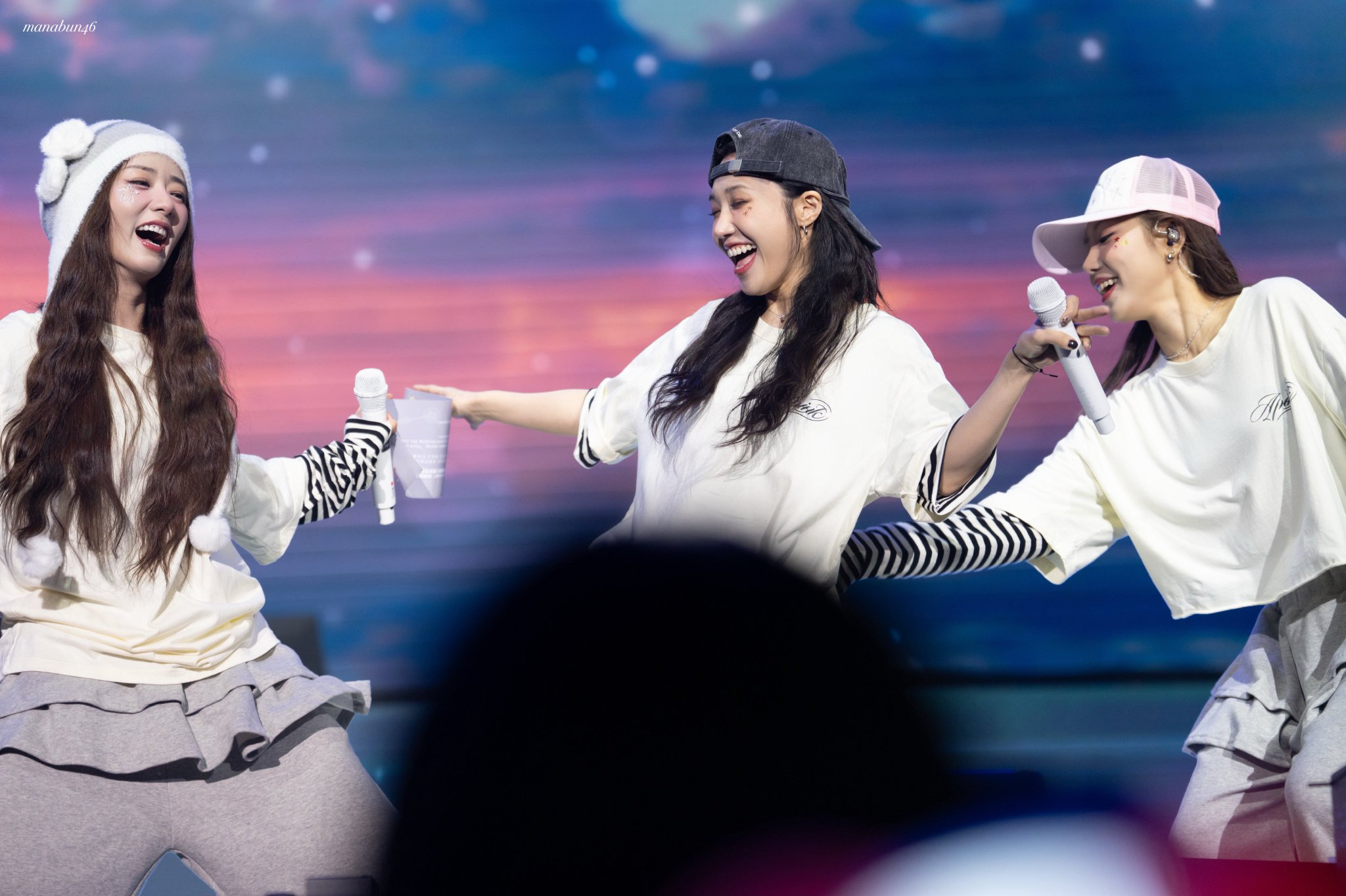 Behind-the-scenes cut of Jung Eunji