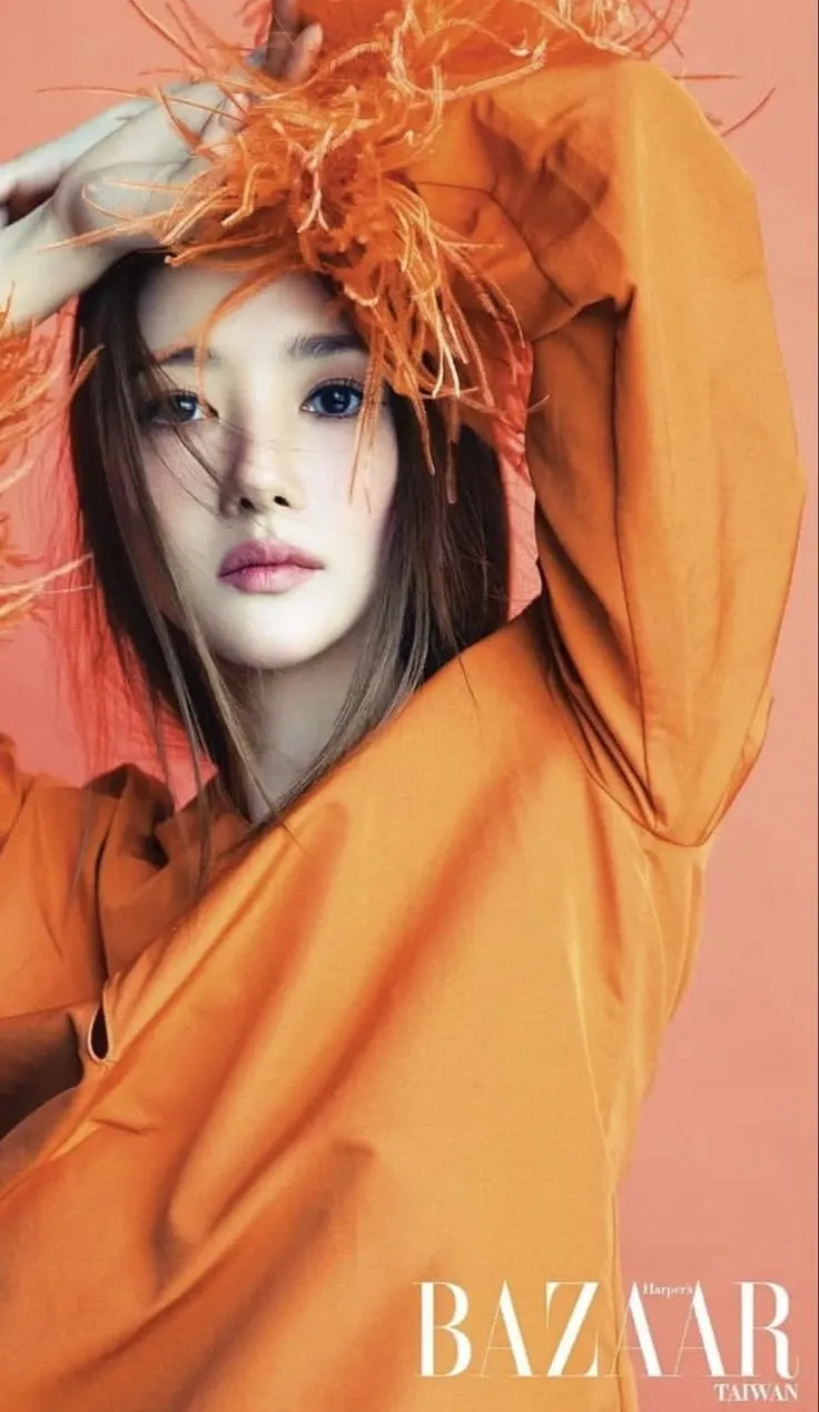 Behind-the-scenes cut of Park Minyoung