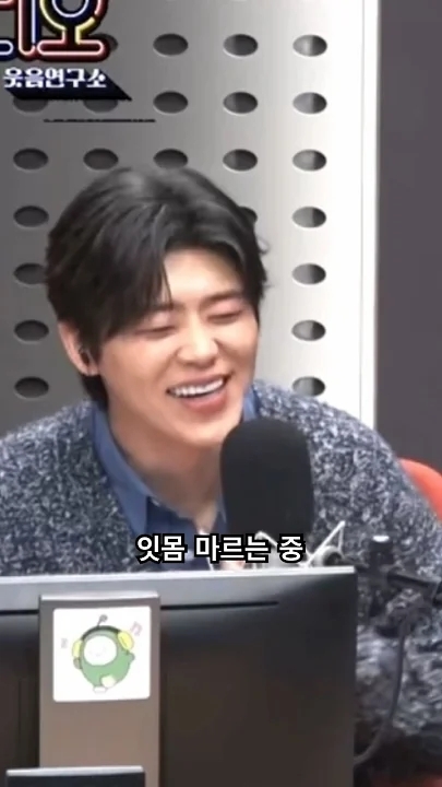 Today's popular wallpaper in Park Jihyeon community