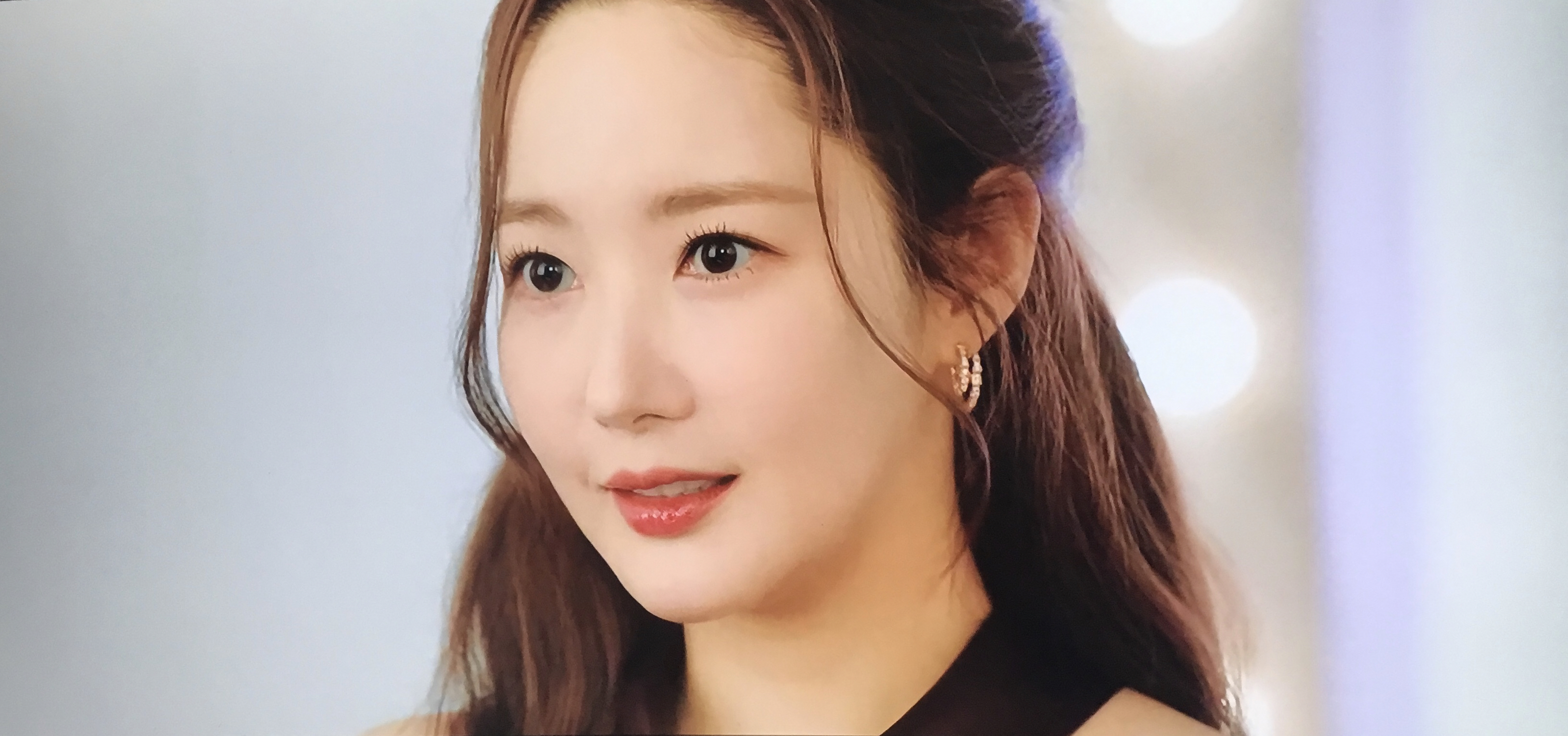 パク・ミニョンの最近の活動ショット