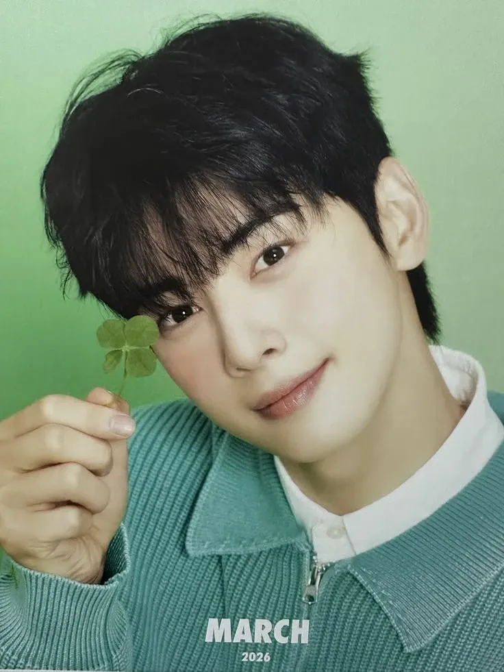 Latest photo of Cha Eunwoo