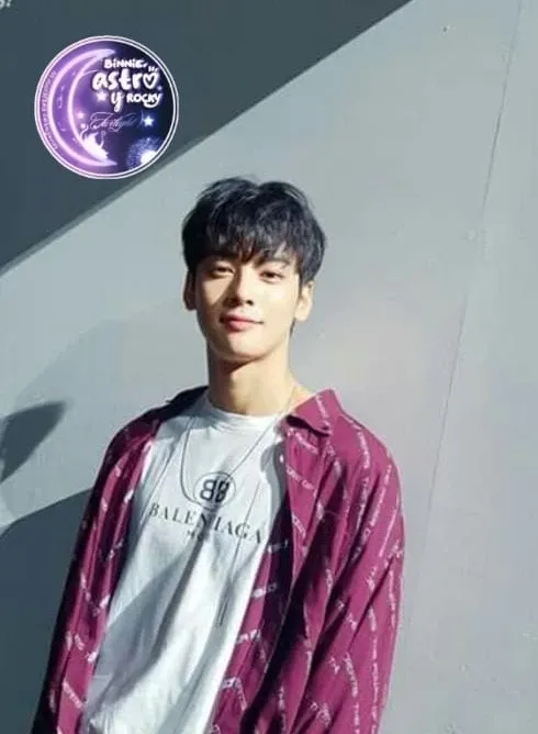 Behind-the-scenes cut of Cha Eunwoo