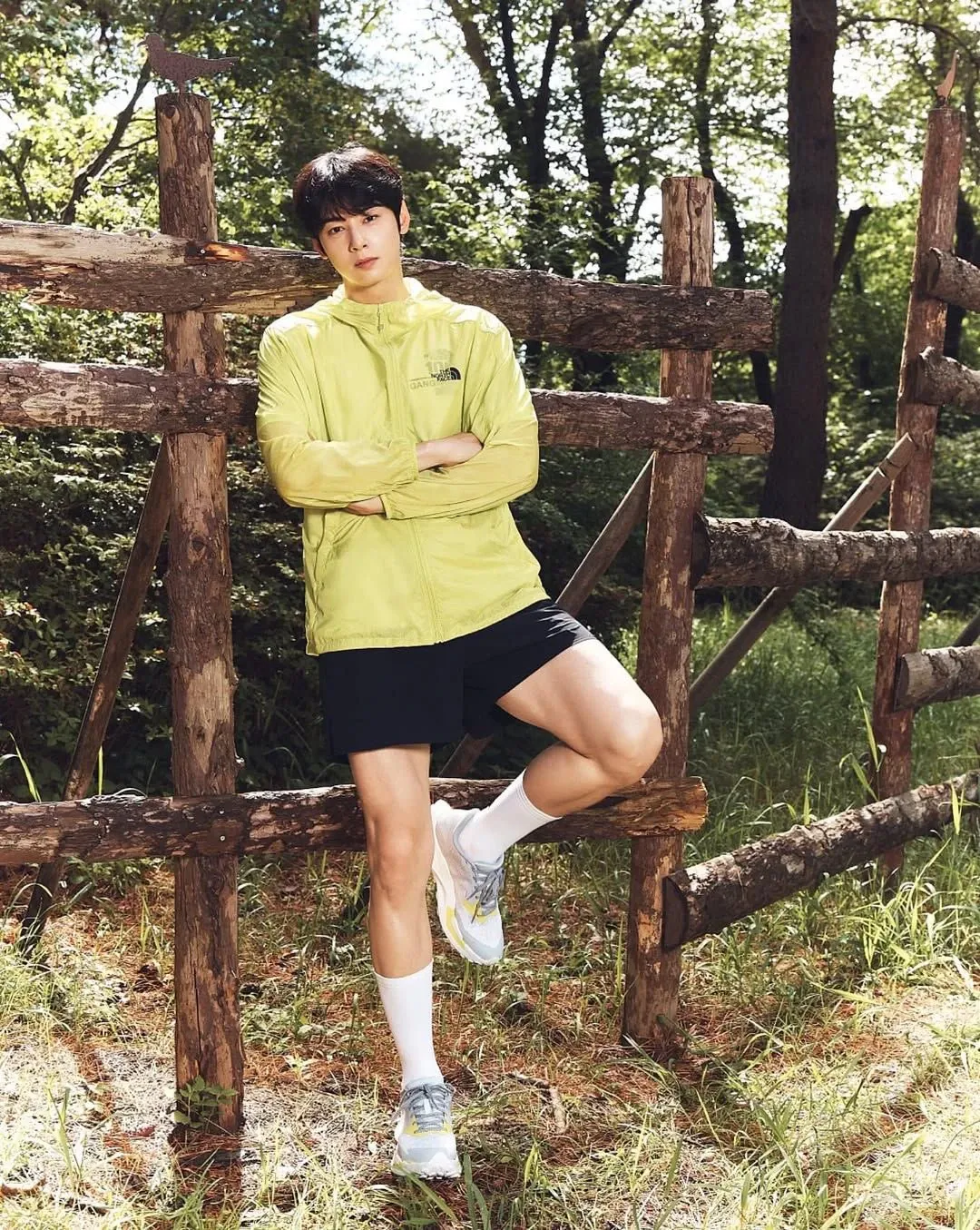 Behind-the-scenes cut of Cha Eunwoo