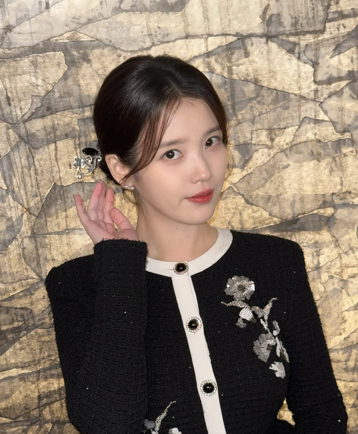 Foto kegiatan terbaru dari IU