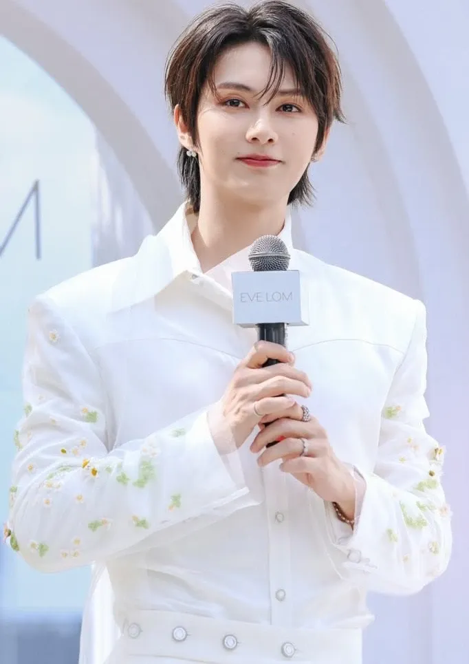 Latest photo of Wen Junhui