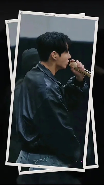 Emotional wallpaper shared by fans for Park Bogum