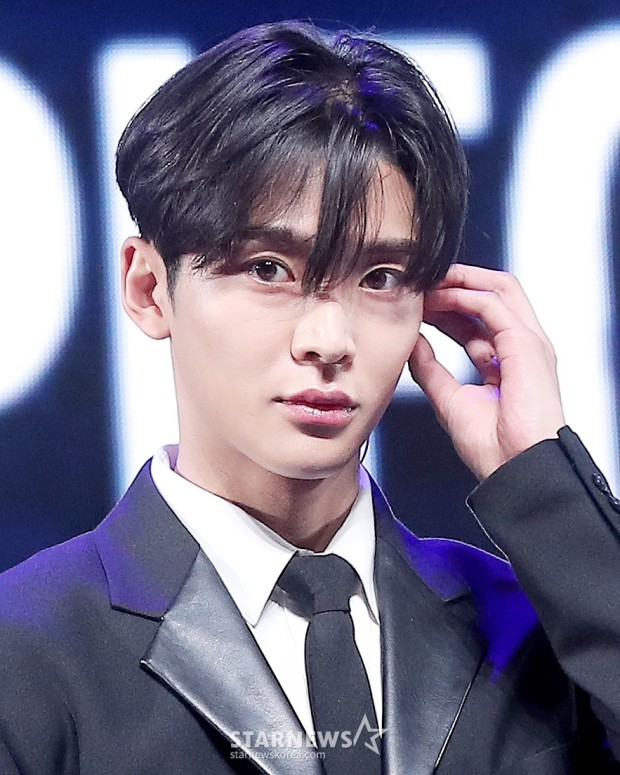 로운의 비하인드 컷