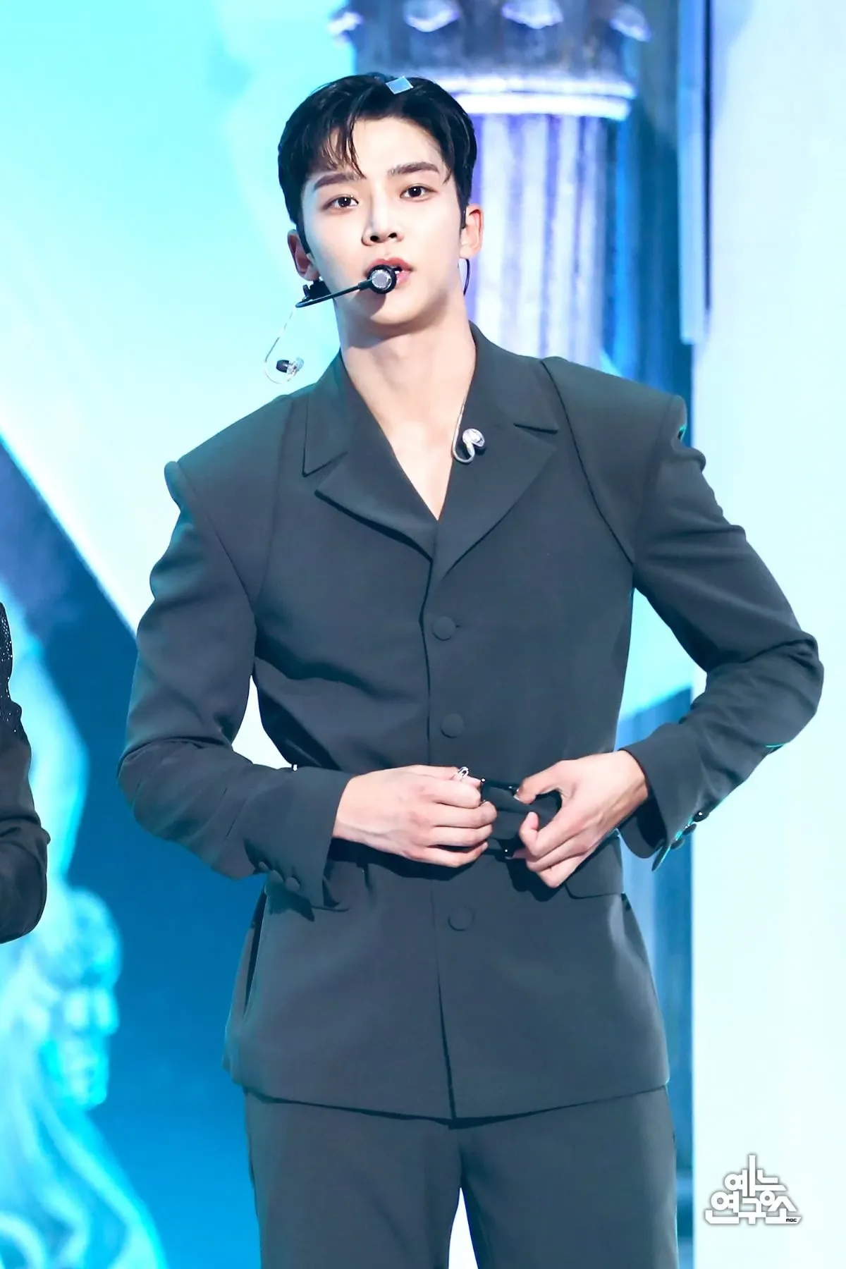 Foto kegiatan terbaru dari Rowoon