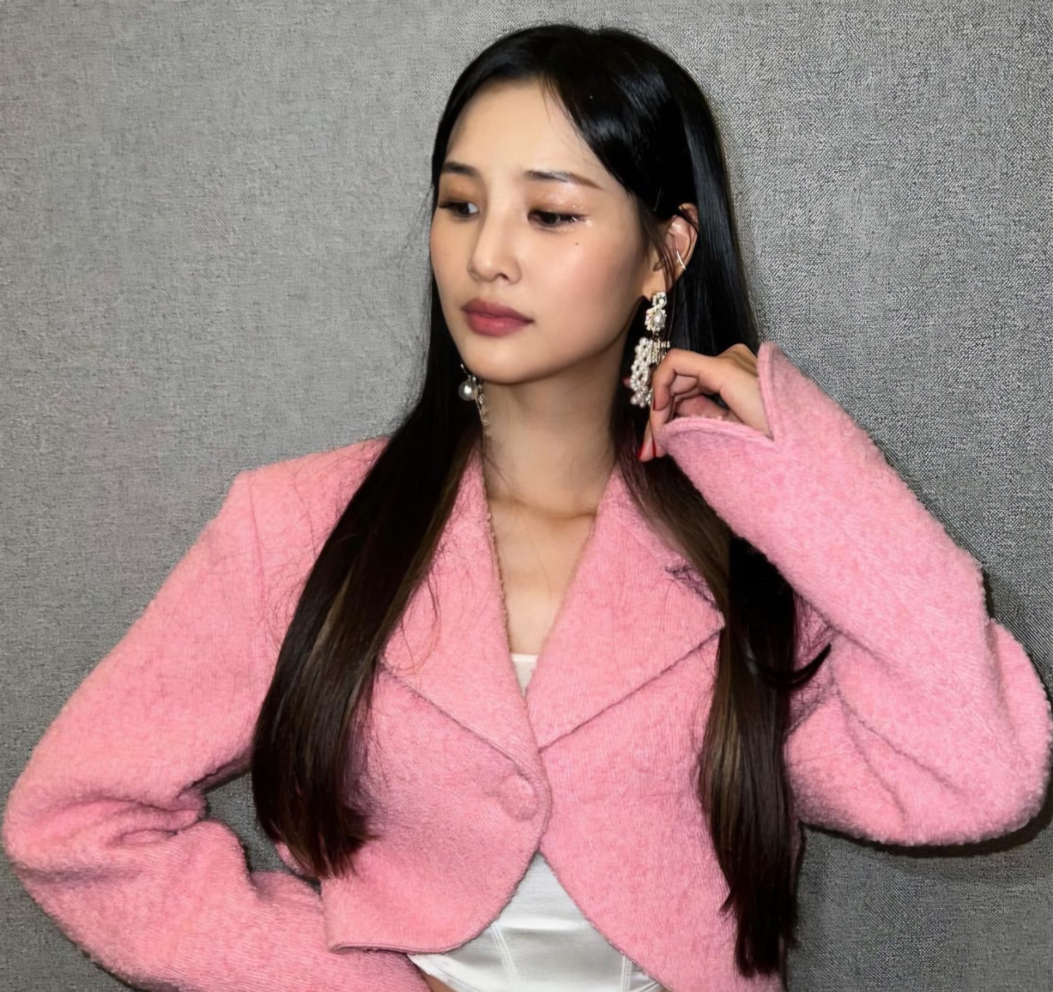 Behind-the-scenes cut of Hwang WooLim