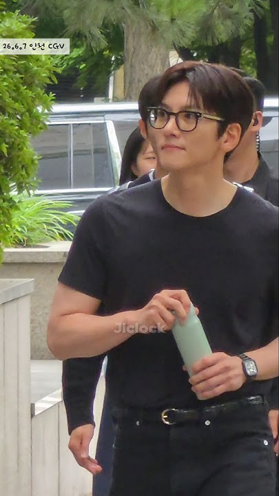 Today's popular wallpaper in Ji Changwook community