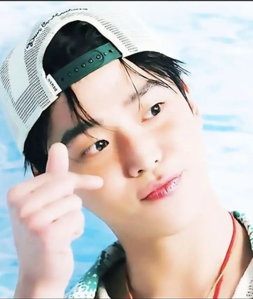 Foto terbaru dari Rowoon