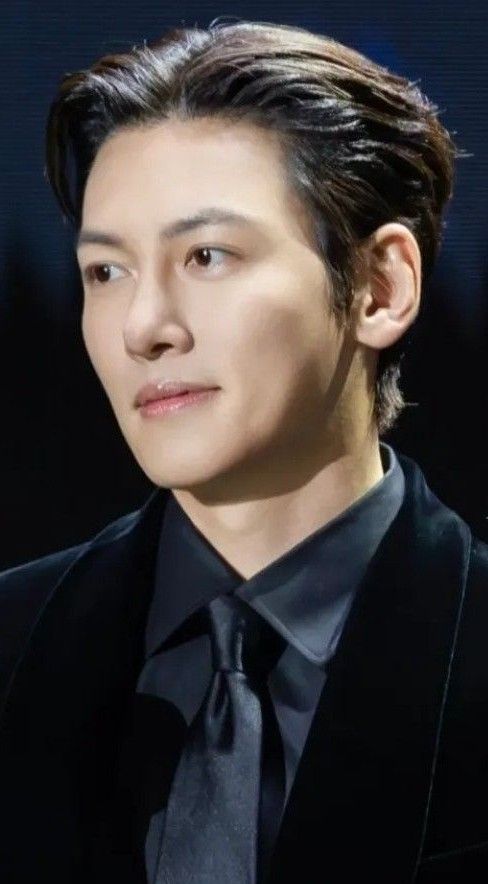 Behind-the-scenes cut of Ji Changwook