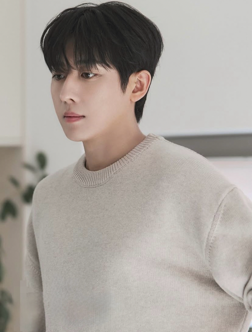 Latest photo of Son Hojun