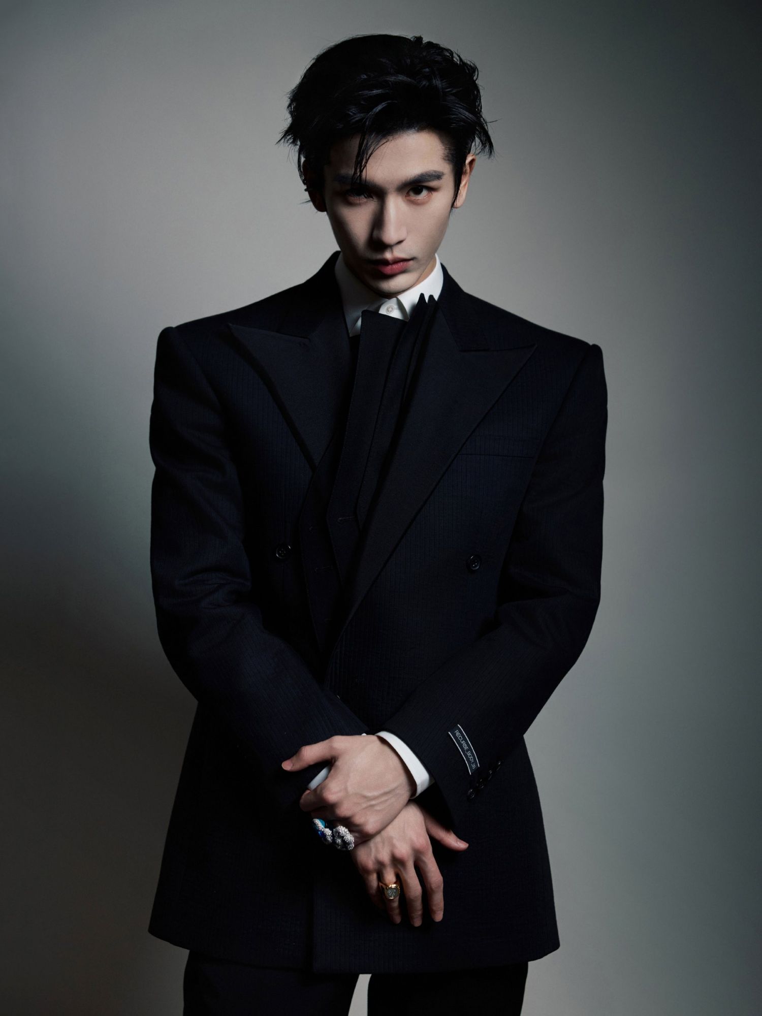 Recent activity shot of Zhang Linghe