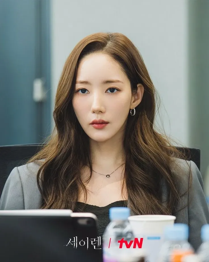 パク・ミニョンの最近の活動ショット