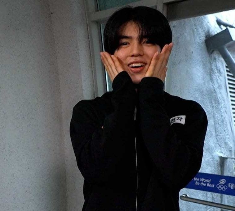 A moment captured by a fan of Cha Junhwan