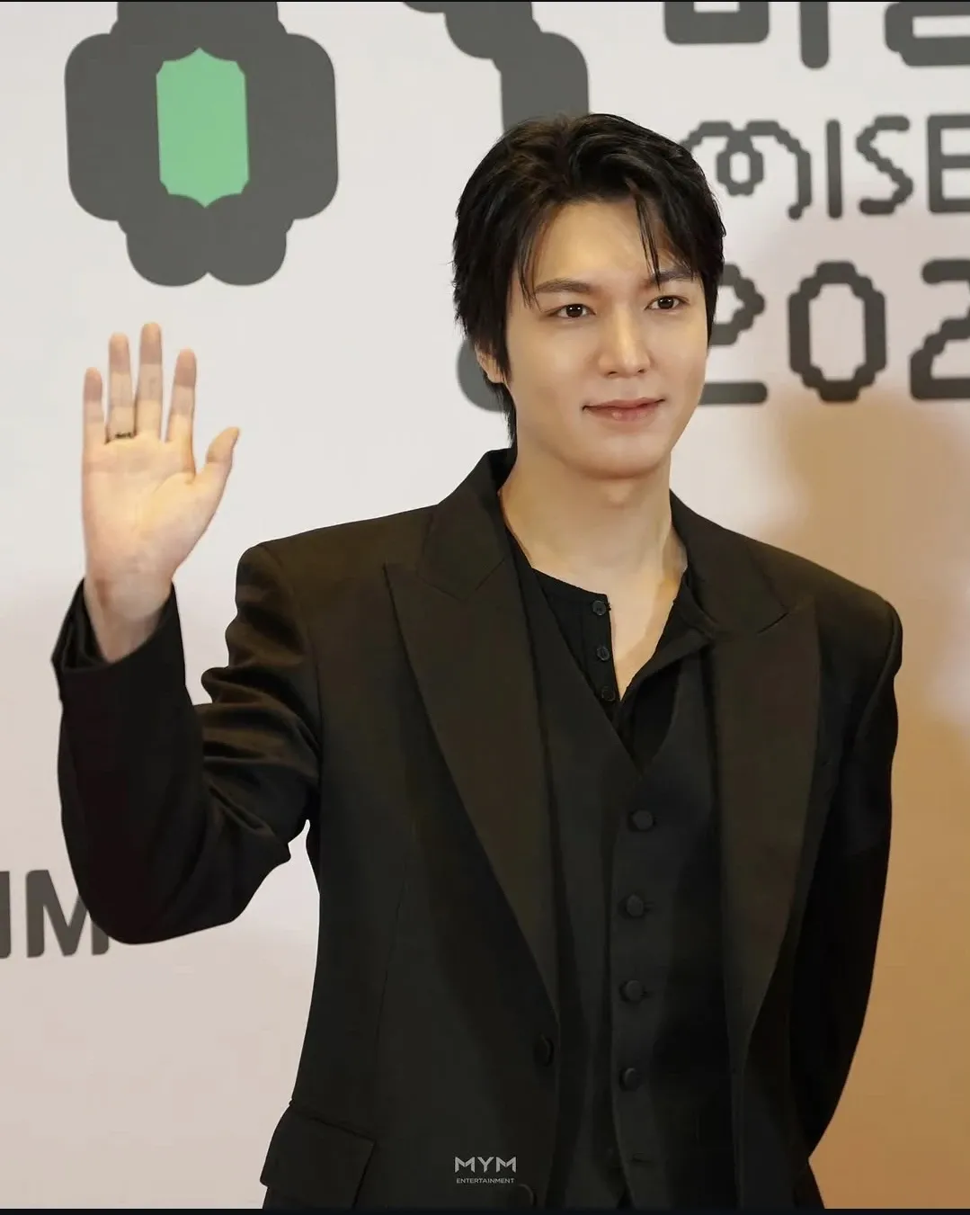Behind-the-scenes cut of Lee Minho