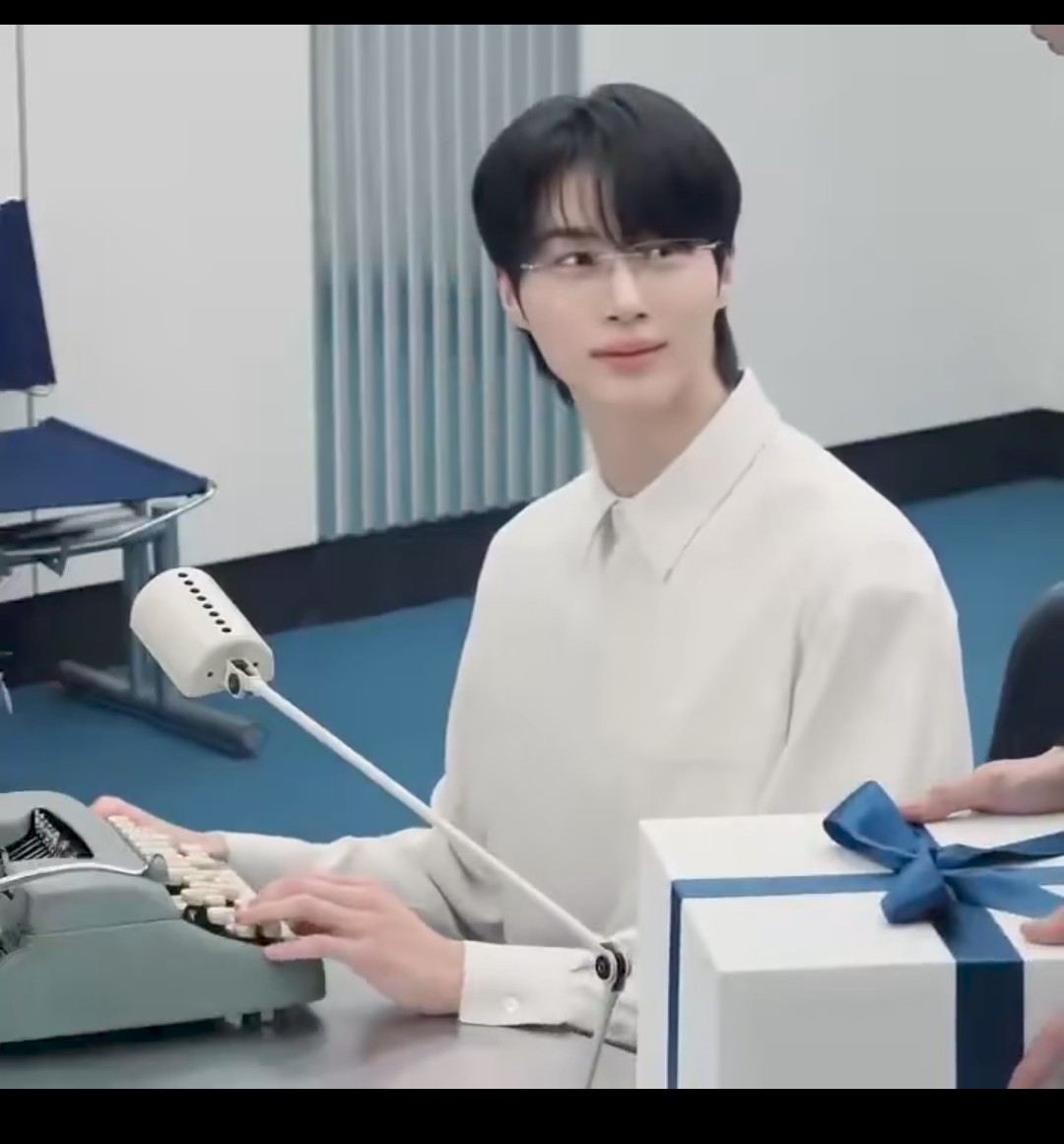 Latest photo of Byeon Wooseok