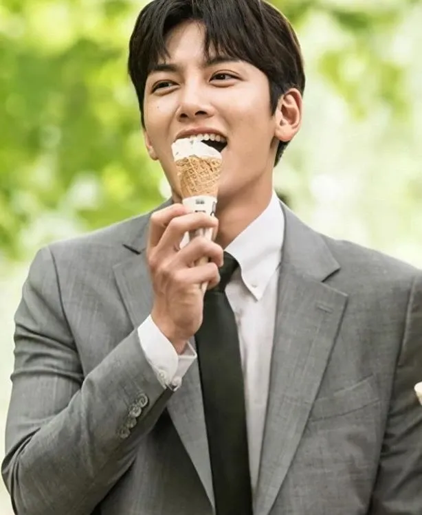 A moment captured by a fan of Ji Changwook