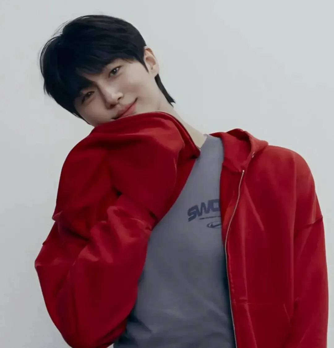 Recent activity shot of Byeon Wooseok