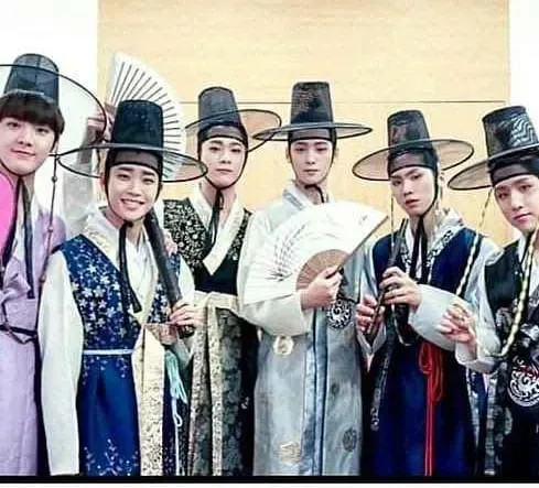 Behind-the-scenes cut of Cha Eunwoo