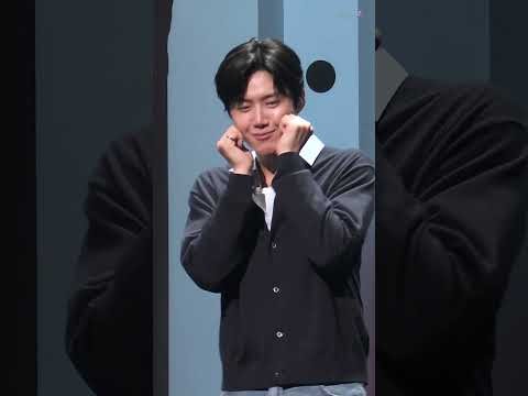 A moment captured by a fan of Kim Seonho