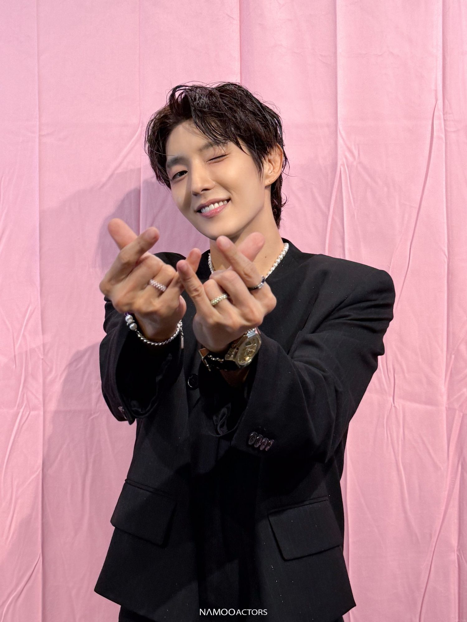 Behind-the-scenes cut of Lee Joongi