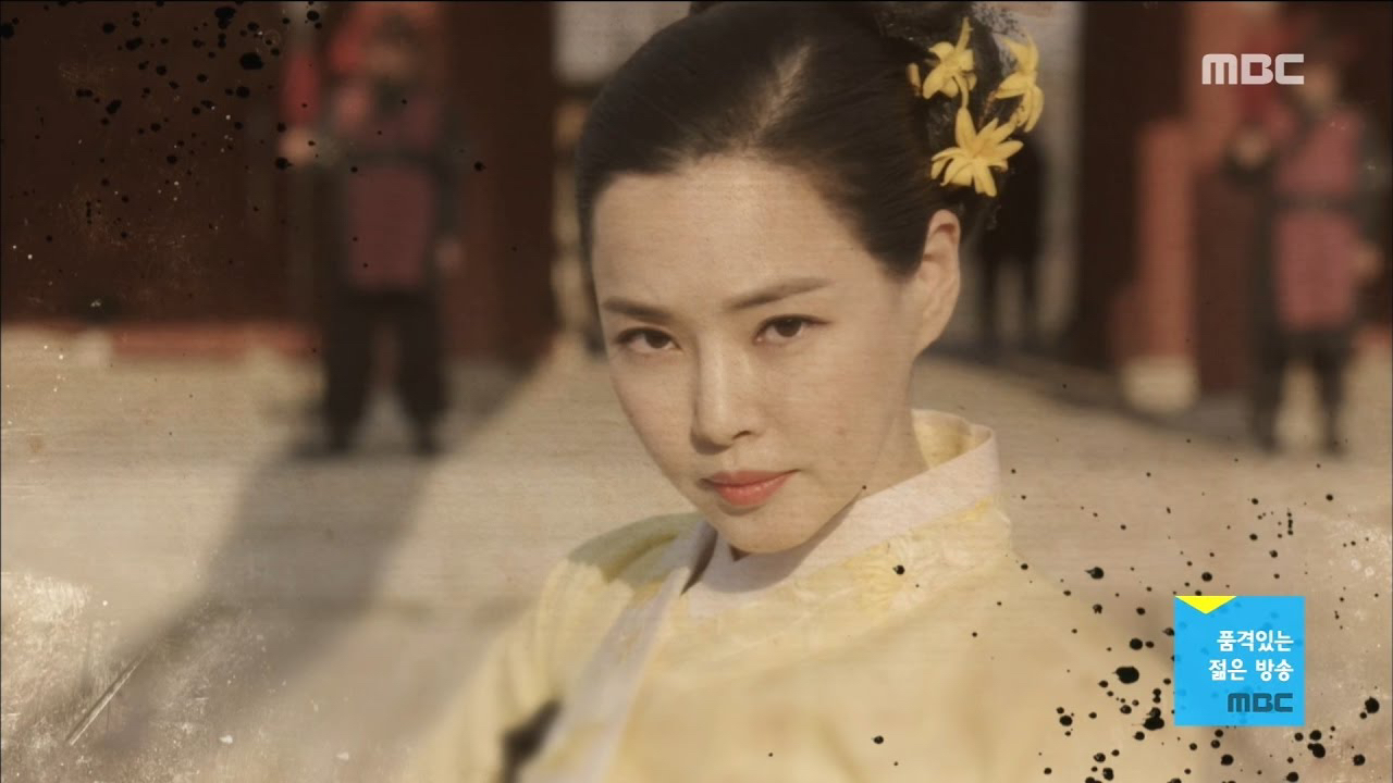 A moment captured by a fan of Yoon Kyunsang