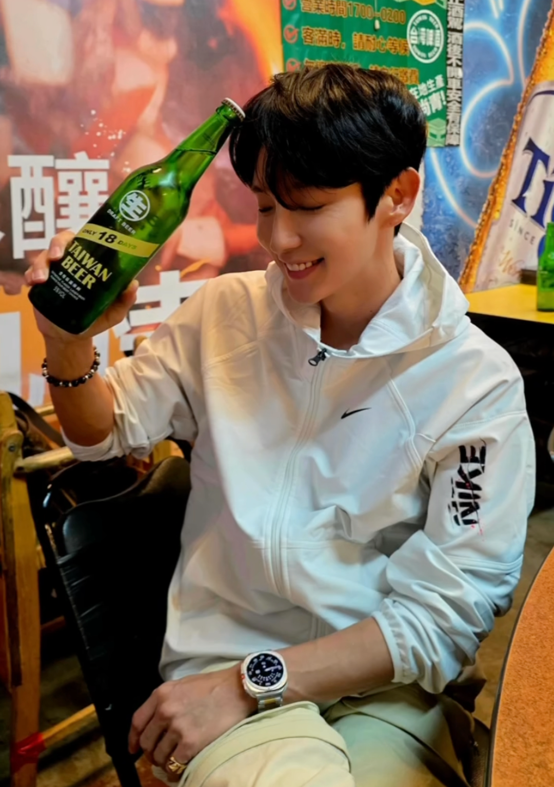 Behind-the-scenes cut of Lee Joongi