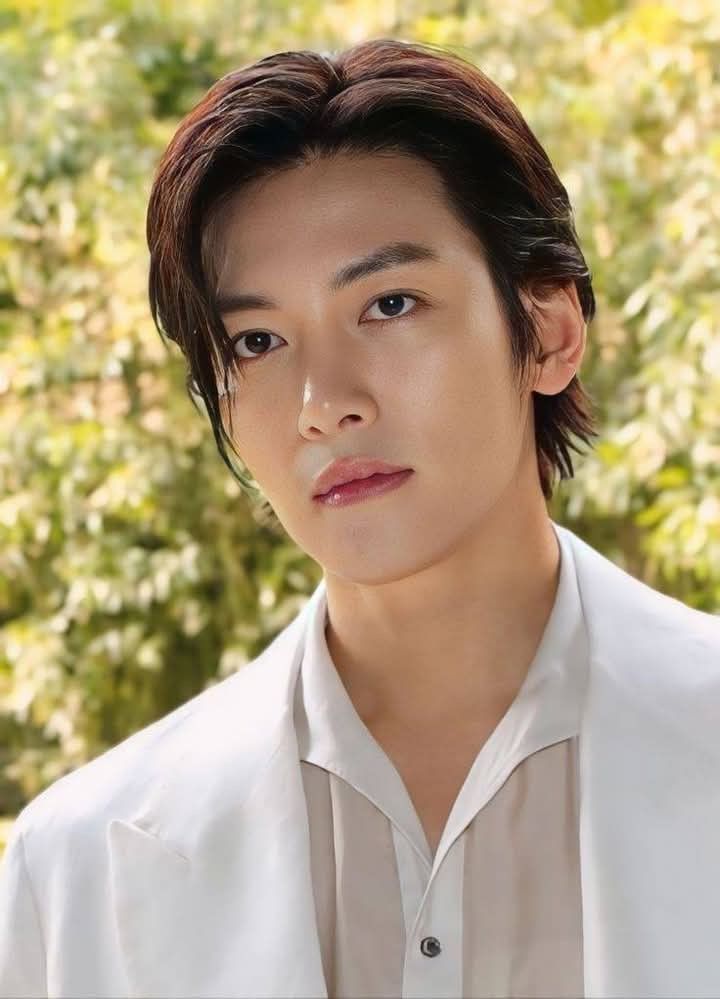 粉丝拍下的池昌旭瞬间