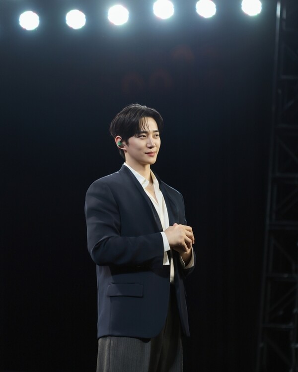 粉絲拍下的李俊昊瞬間