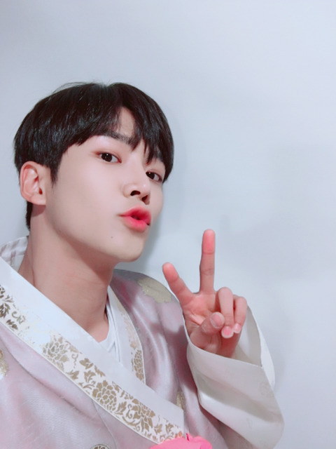 A moment captured by a fan of Rowoon