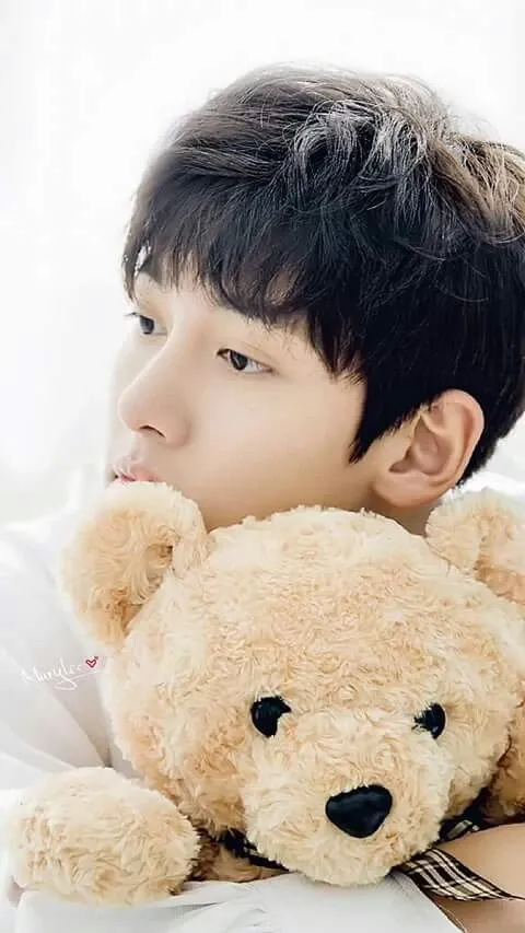 Behind-the-scenes cut of Ji Changwook